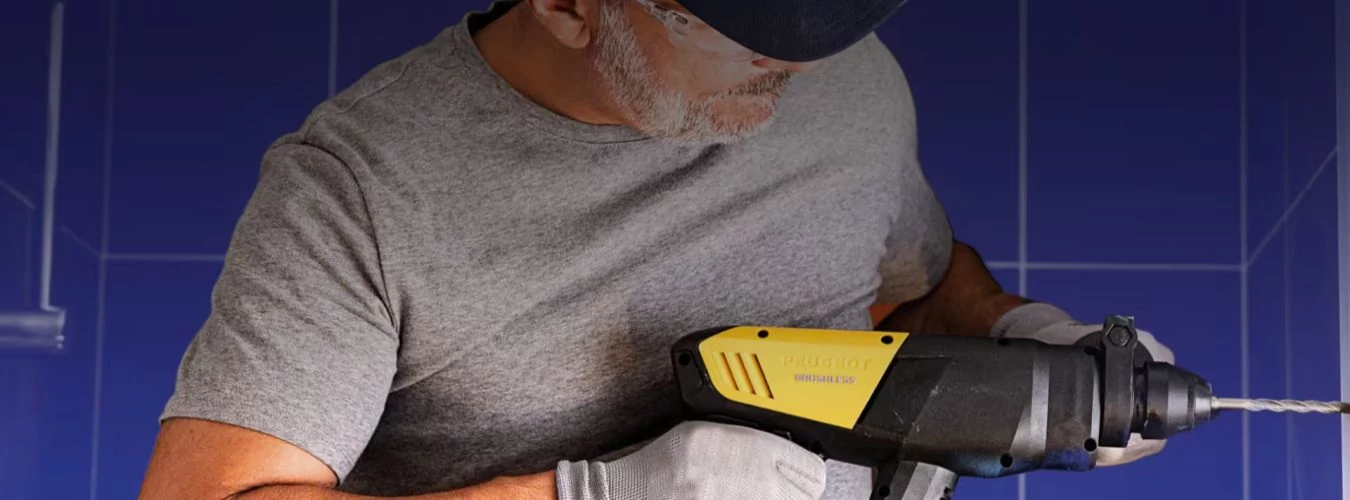 Szerszámok CNC forgácsoláshoz és kisgépekhez