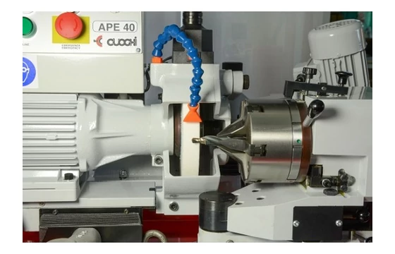 Csigafúró élezés APE 40 géppel