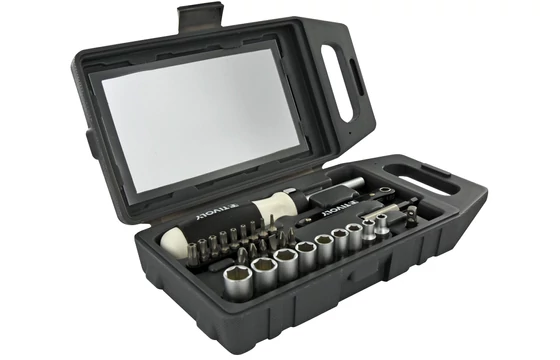 28 részes csavarozó készlet bitekkel és dugókulcsokkal